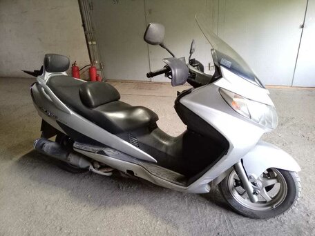 2005 Suzuki Burgman (SkyWave) 400, серебристый, 210000 рублей, вид 2