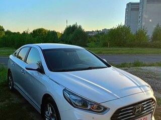 2018 Hyundai Sonata VII (LF) Рестайлинг, белый, 2500000 рублей, вид 3