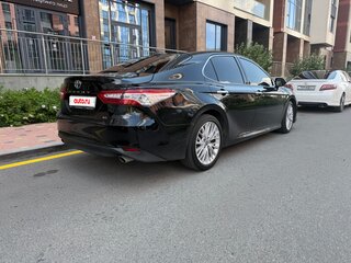 2020 Toyota Camry VIII (XV70), чёрный, 3250000 рублей, вид 2
