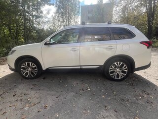 2015 Mitsubishi Outlander III Рестайлинг 2, белый, 1350000 рублей, вид 2