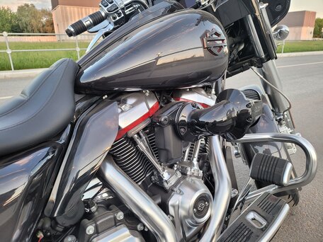 2020 Harley-Davidson CVO Street Glide, серый, 2500000 рублей, вид 3