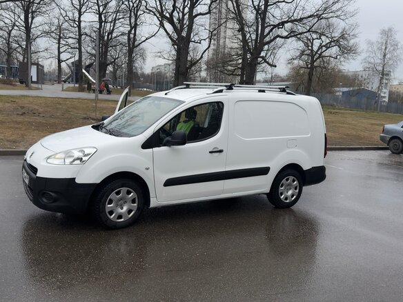 2015 Peugeot Partner, белый, 1600000 рублей - вид 18