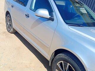 2010 Skoda Octavia II (A5) Рестайлинг, серебристый, 550000 рублей, вид 4