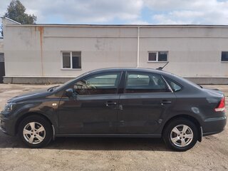 2017 Volkswagen Polo V Рестайлинг, серый, 1250000 рублей, вид 4