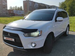 2012 Mitsubishi Outlander II Рестайлинг, белый, 1200000 рублей, вид 3