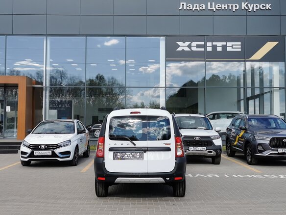 2025 Lada (ВАЗ) Largus Cross I Рестайлинг, белый - вид 3
