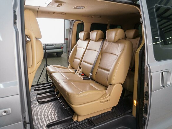 2016 Hyundai H-1 II Рестайлинг, серебристый, 2669000 рублей - вид 9
