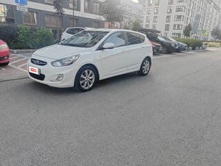 2012 Hyundai Solaris I, белый, 1120000 рублей, вид 1