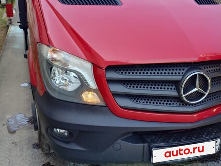 2017 Mercedes-Benz Sprinter, красный, 8000000 рублей, вид 2