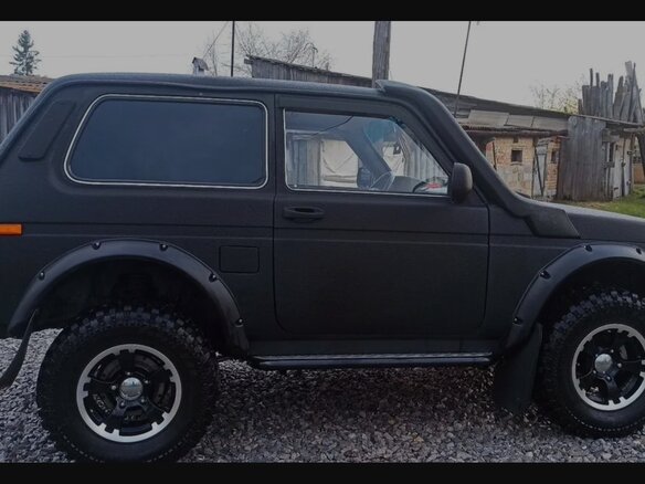 2011 Lada (ВАЗ) 2121 (4x4) I Рестайлинг, чёрный, 600000 рублей - вид 3