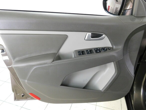 2010 Kia Sportage III, коричневый - вид 9