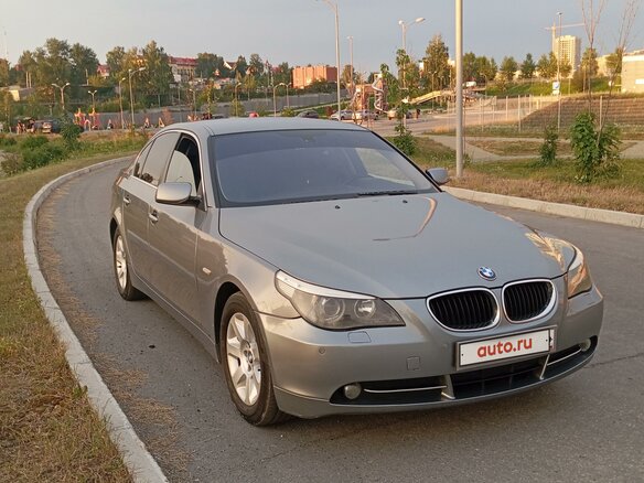 2003 BMW 5 серии 520i V (E60/E61), серый, 1000000 рублей - вид 3