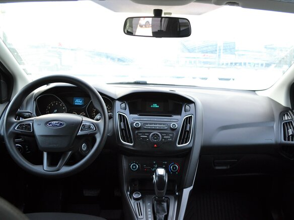 2017 Ford Focus III Рестайлинг, серебристый - вид 9