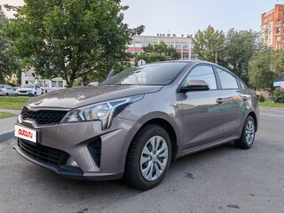 2021 Kia Rio IV Рестайлинг, коричневый, 1300000 рублей, вид 1