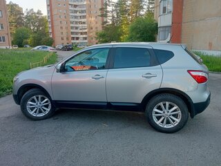 2013 Nissan Qashqai I Рестайлинг, серебристый, 1200000 рублей, вид 1