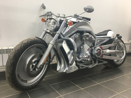 2003 Harley-Davidson V-Rod, серебристый, 1550000 рублей, вид 3