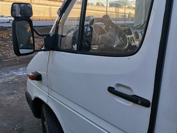 2000 Mercedes-Benz Sprinter, белый, 1150000 рублей - вид 5