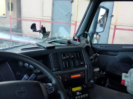 2009 Volvo FM, зелёный, 6800000 рублей, вид 4