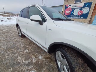 2014 Volkswagen Touareg II, белый, 1705000 рублей, вид 3