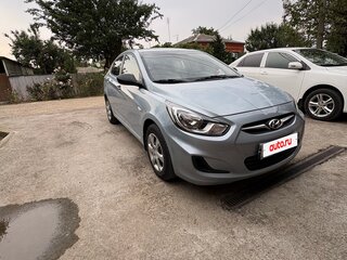 2013 Hyundai Solaris I, серый, 700000 рублей, вид 2