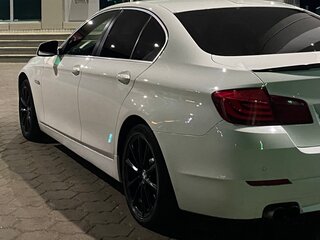 2010 BMW 5 серии 523i VI (F10/F11/F07), белый, 1830000 рублей, вид 3