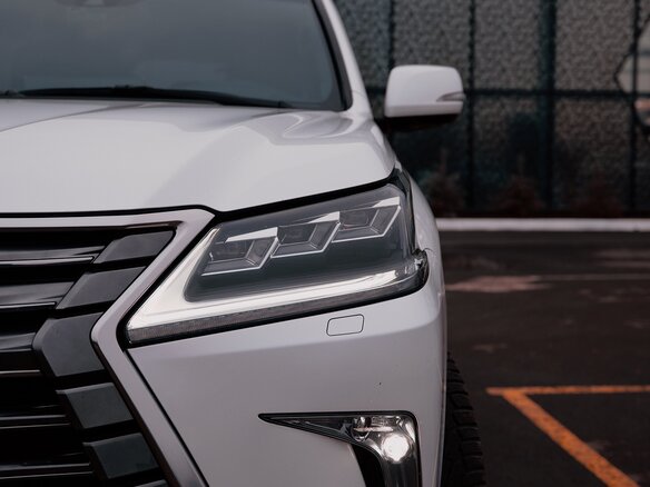 2018 Lexus LX 450d III Рестайлинг 2, белый, 8100000 рублей - вид 6