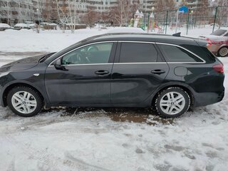 2021 Kia Ceed III, чёрный, 2178000 рублей, вид 4