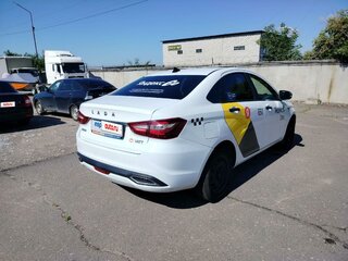 2023 Lada (ВАЗ) Vesta I Рестайлинг (NG), белый, 826500 рублей, вид 3