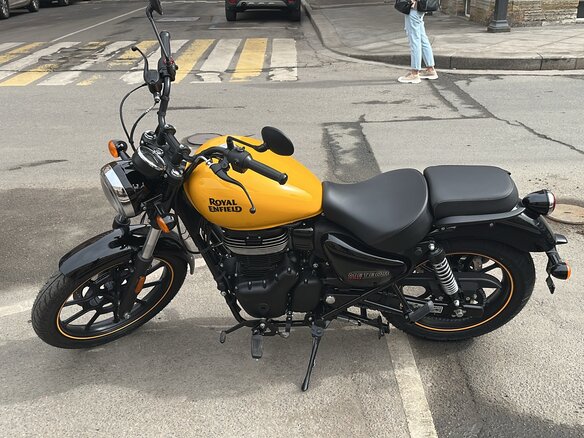 2024 Royal Enfield Meteor, жёлтый, 430000 рублей - вид 1