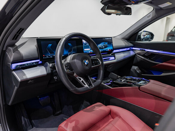 2024 BMW 5 серии 525i VIII (G60/G61/G68), чёрный, 6800000 рублей - вид 8