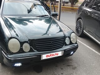 2000 Mercedes-Benz E-Класс 320 II (W210, S210) Рестайлинг, зелёный, 422000 рублей, вид 1