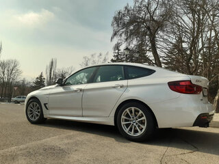 2020 BMW 3 серии Gran Turismo 320i xDrive VI (F3x) Рестайлинг, белый, 3550000 рублей, вид 3