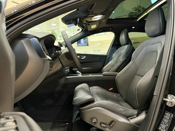 2026 Volvo XC60 II Рестайлинг 2, чёрный, 6650000 рублей - вид 18