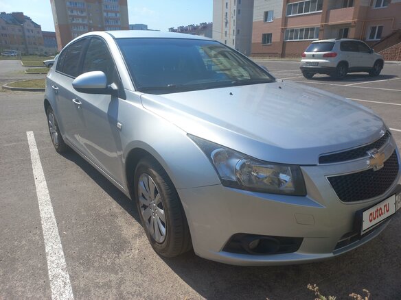 2012 Chevrolet Cruze I, серебристый, 910000 рублей - вид 3