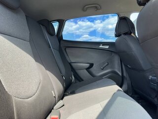 2013 Hyundai Solaris I, бежевый, 770000 рублей, вид 4