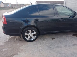 2011 Skoda Octavia II (A5) Рестайлинг, чёрный, 690000 рублей, вид 4