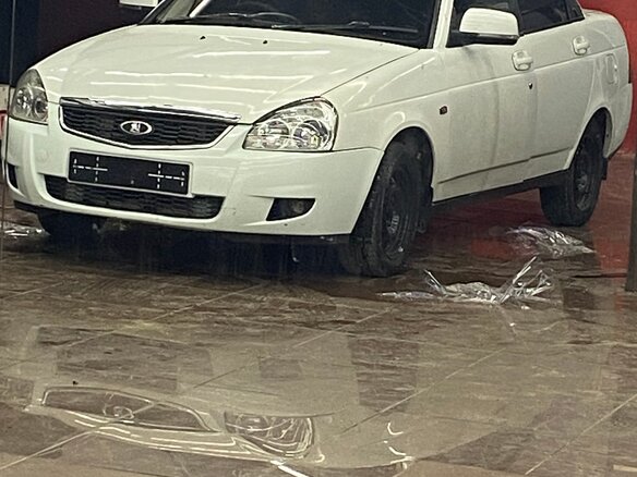 2012 Lada (ВАЗ) Priora I, белый, 435000 рублей - вид 1