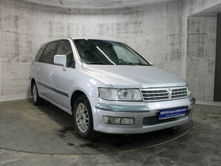 2001 Mitsubishi Space Wagon III, серый, 299000 рублей, вид 3