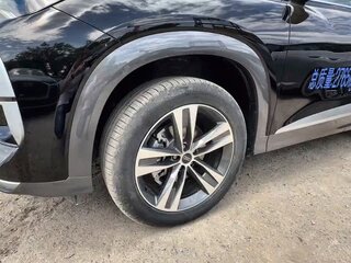 2026 Audi Q6 40 TFSI, чёрный, 6349000 рублей, вид 4