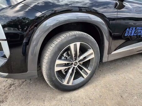 2026 Audi Q6 40 TFSI, чёрный, 6349000 рублей, вид 4