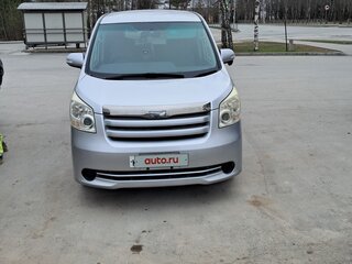 2008 Toyota Noah II (R70), серый, 1250000 рублей, вид 1