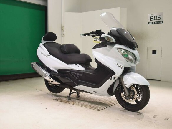 2013 Suzuki Burgman (SkyWave) 650, белый, 647000 рублей - вид 2