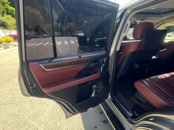 2017 Lexus LX 570 III Рестайлинг 2, серый, 8500000 рублей - вид 19