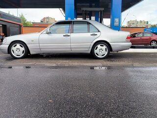 1998 Mercedes-Benz S-Класс 420 III (W140) Рестайлинг, серебристый, 1400000 рублей, вид 3