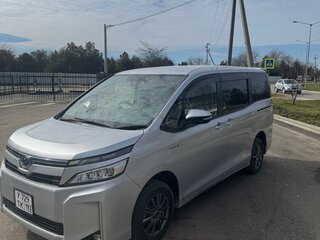 2019 Toyota Voxy III (R80) Рестайлинг, серебристый, 2280000 рублей, вид 1
