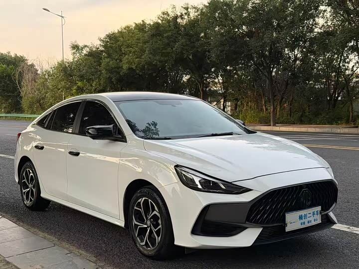 Открыть фотографии: MG 5 II