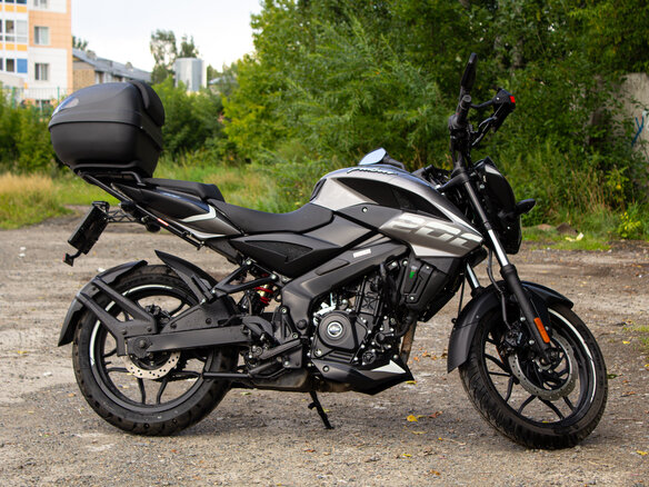 2023 Bajaj Pulsar NS 200, серебристый, 320000 рублей