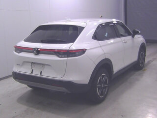 2023 Honda Vezel II, белый, 1840000 рублей, вид 4