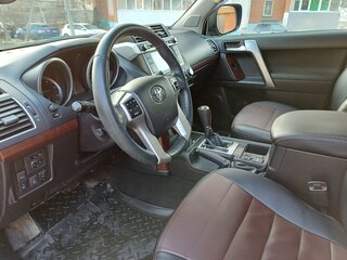 2014 Toyota Land Cruiser Prado 150 Series Рестайлинг 1, чёрный, 3050000 рублей, вид 5