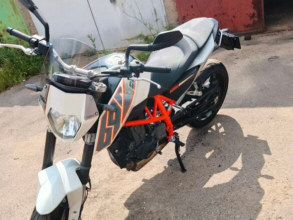 2013 KTM 690 Duke, белый, 475000 рублей - вид 7